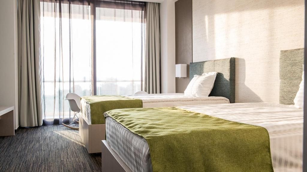 Minibar, in-room safe, soundproofing, iron/ironing board