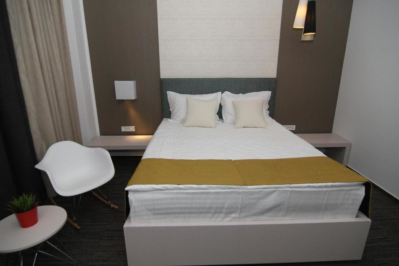 Minibar, in-room safe, soundproofing, iron/ironing board