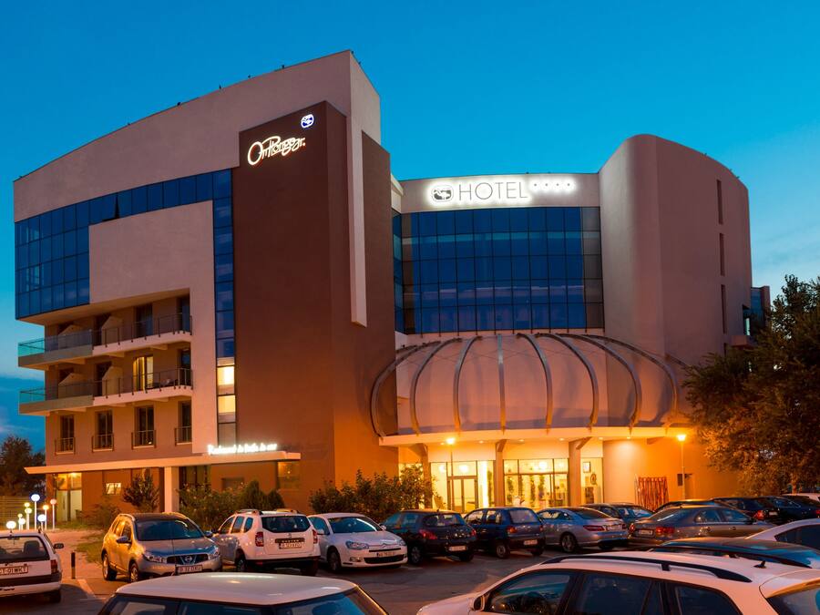 Front of property – evening/night