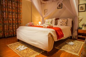 Family Room | In-room safe, desk, iron/ironing board, free WiFi - Fort Motel (Fort Portal)