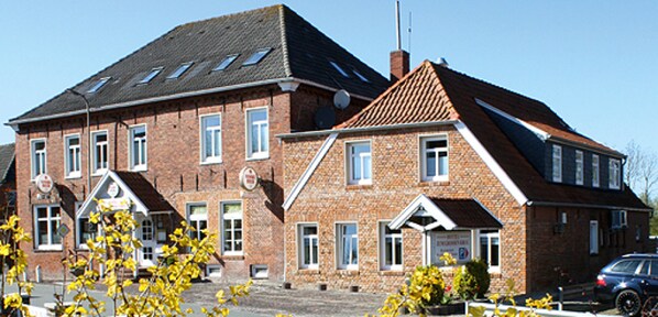 Fachada de la propiedad