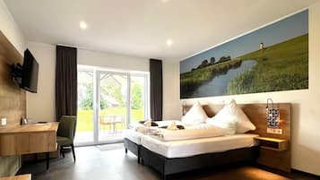 Deluxe Double Room | Hypo-allergenic bedding, desk, free WiFi