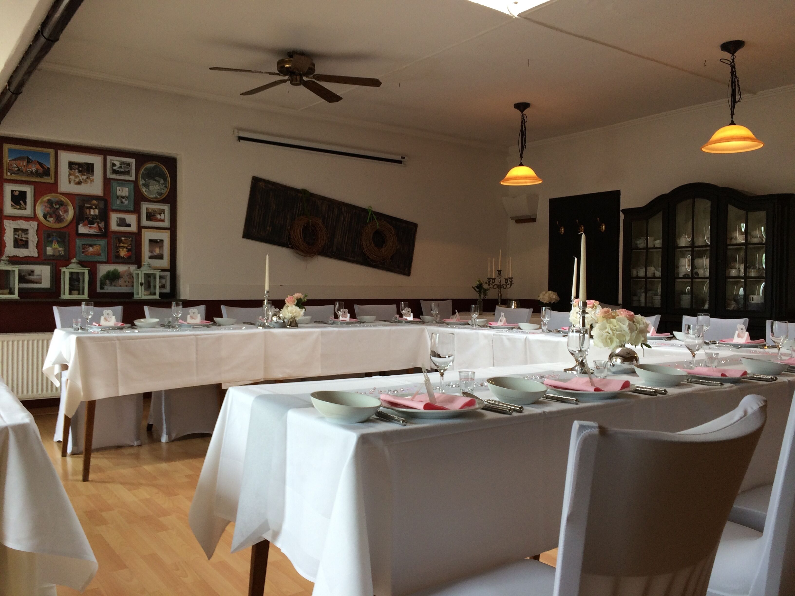 Se sirven cenas y cocina regional