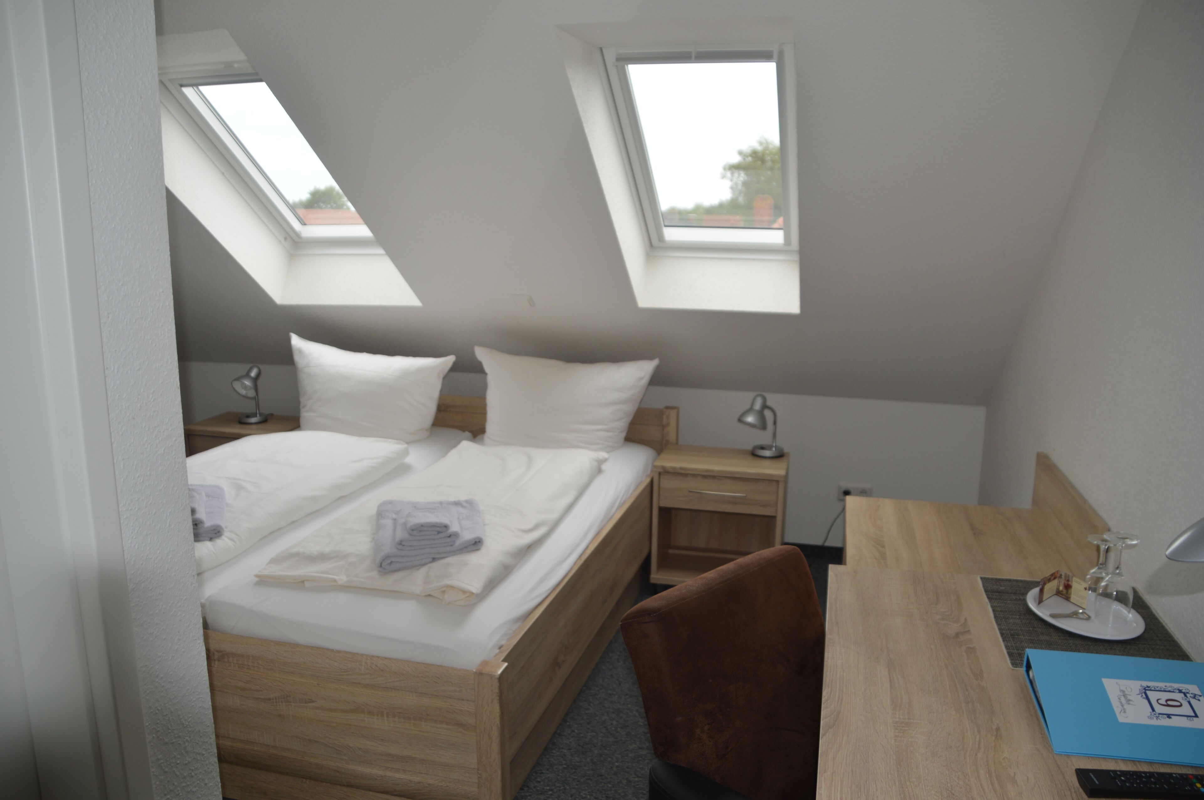 double room | hypo-allergenic bedding, desk, free wifi