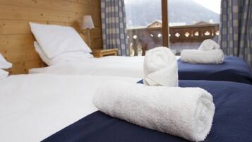 Chambre avec lits jumeaux | Bureau, Wi-Fi gratuit