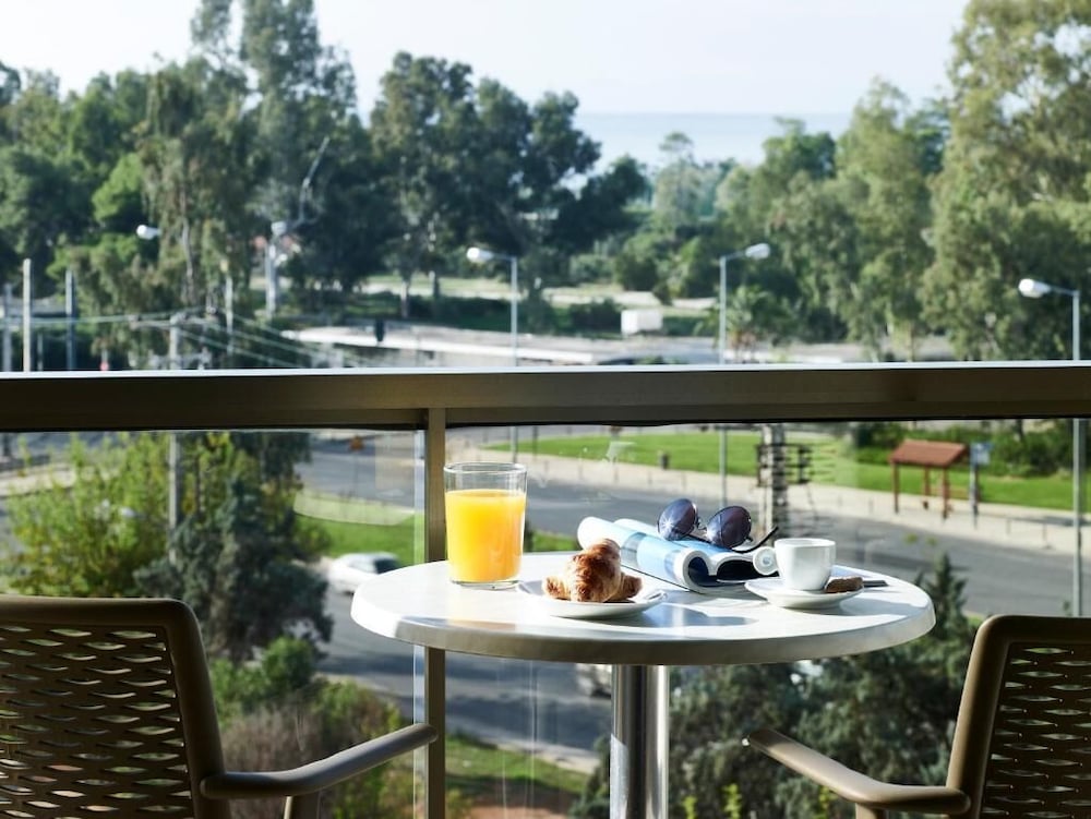 Golden Sun Hotel Finikounda image