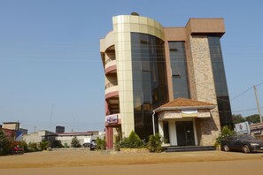 Property grounds - Rosaline Suites Hotel (Hoima)