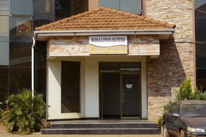 Property entrance - Rosaline Suites Hotel (Hoima)