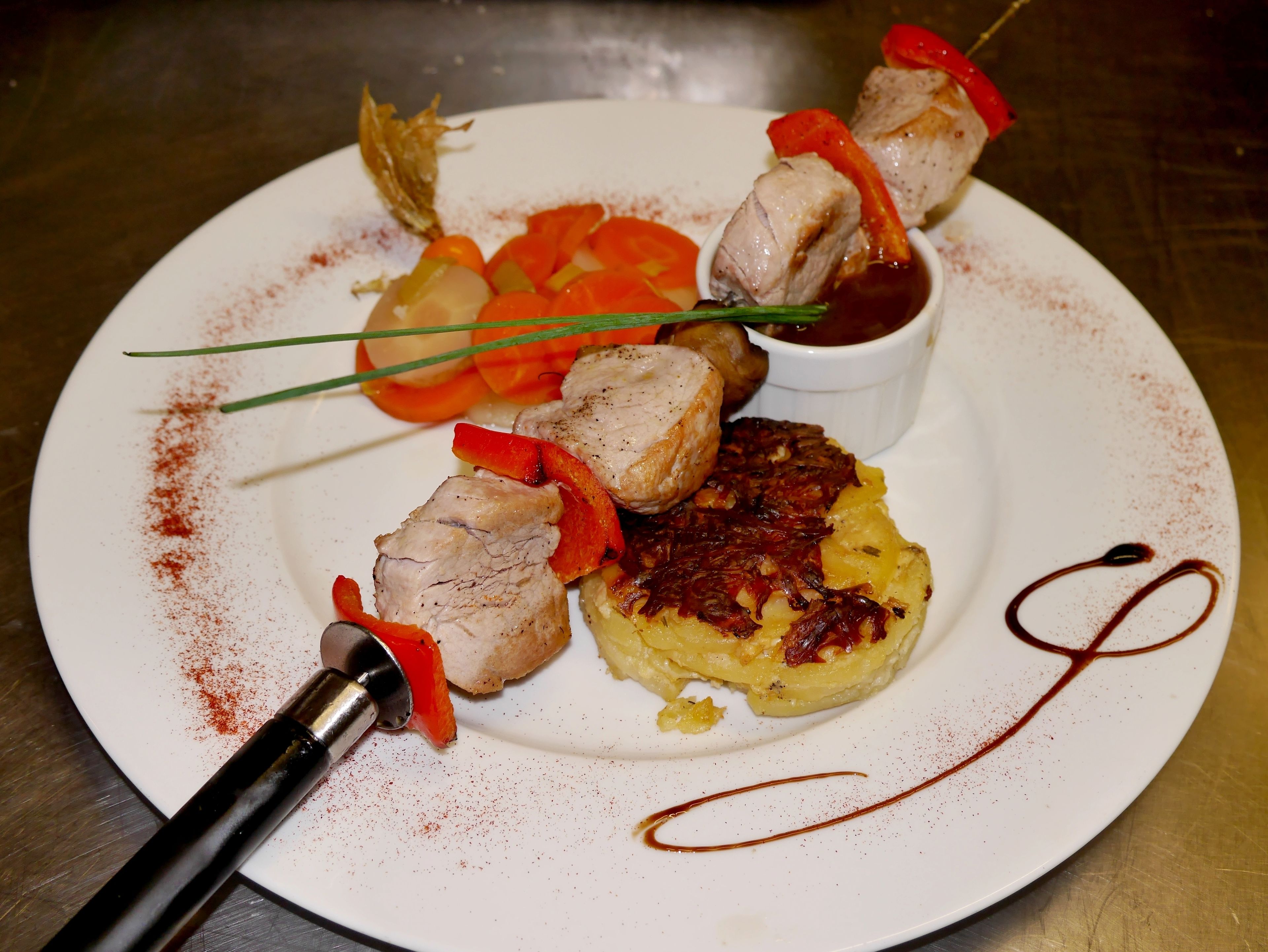 lunch and dinner served