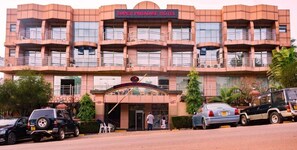 Exterior - Super Paradise Hotel (Kampala)