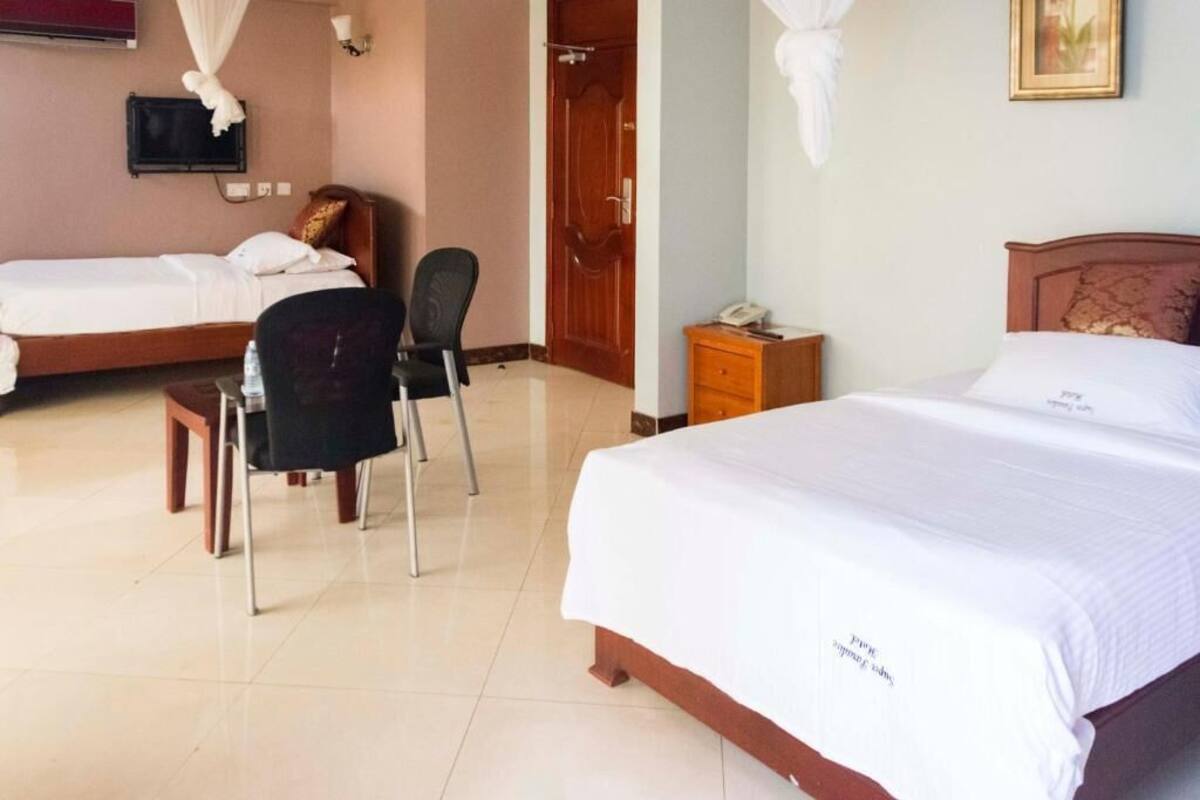 Quarto família | 1 quarto, escrivaninha, quartos à prova de som, Wi-Fi de cortesia