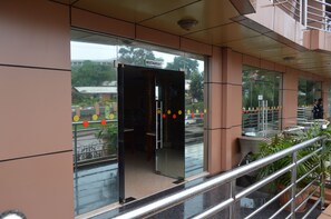 Exterior - Super Paradise Hotel (Kampala)