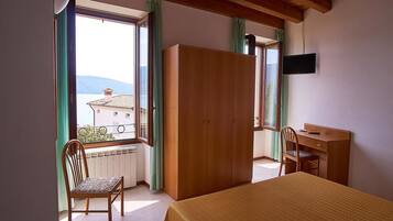 Doppel- oder Zweibettzimmer