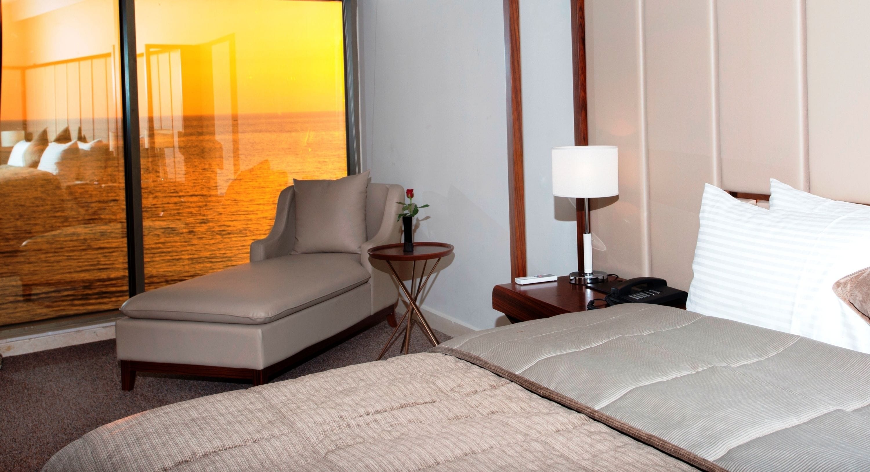 royal suite, sea view | minibar, in-room safe, individually furnished, desk