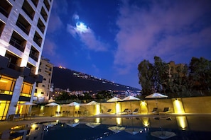 Front of property – evening/night