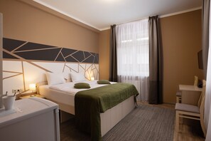 Desk, iron/ironing board, free cots/infant beds, free WiFi - Hotel 28 (The Mountain Olympic Village)