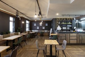 Restaurant - Hotel 28 (The Mountain Olympic Village)