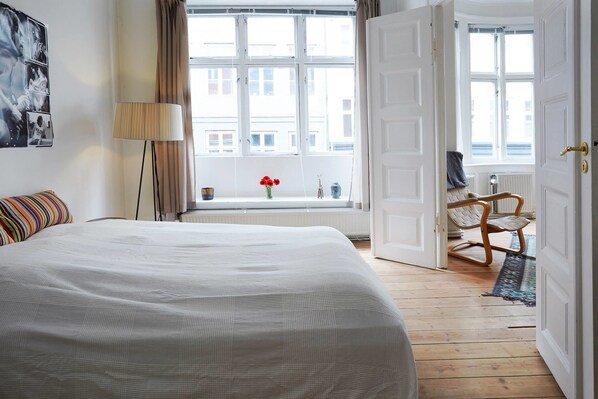 2 habitaciones, decoración personalizada y muebles diferentes