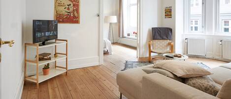 Apartment, 2 Bedrooms | Living room