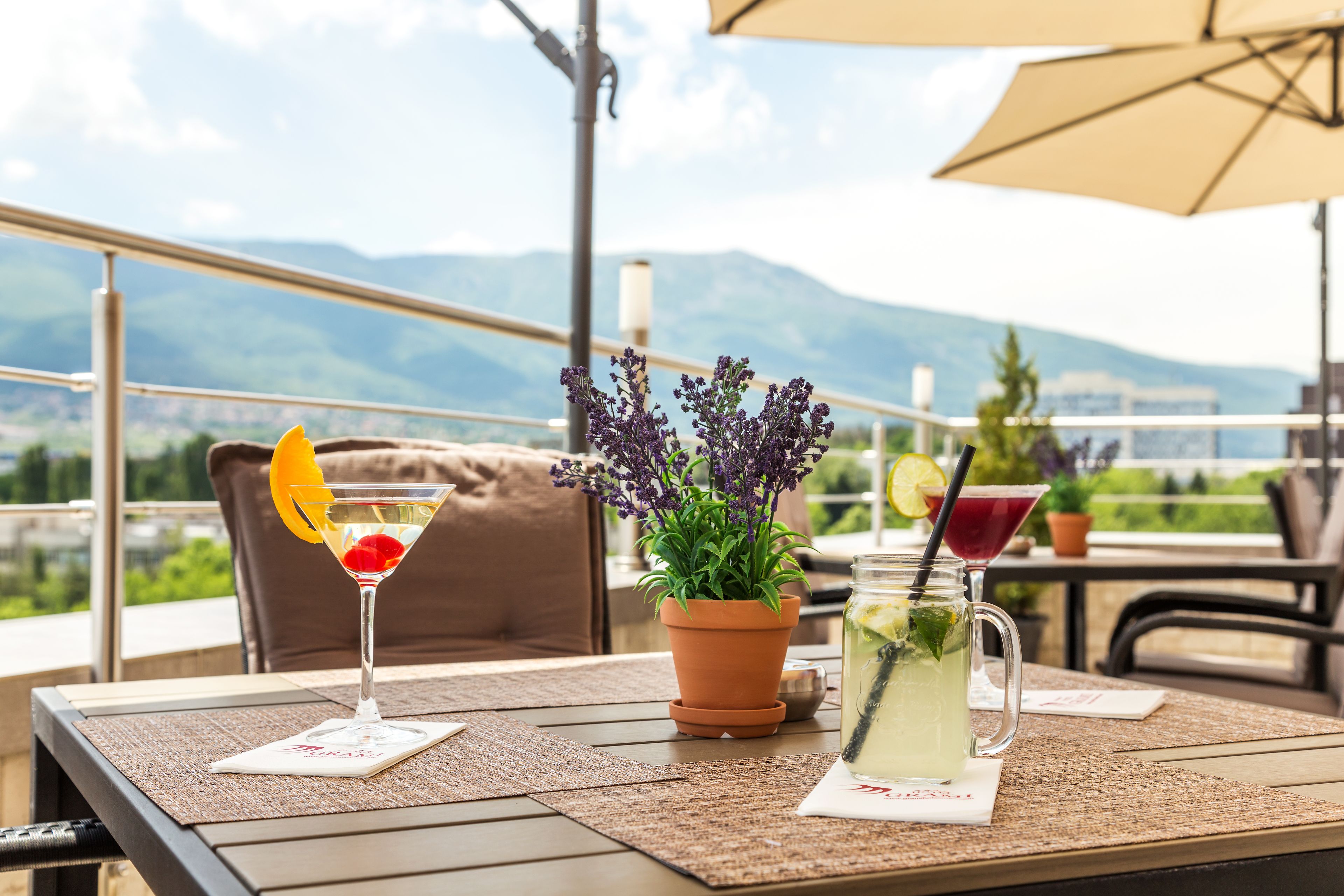 serves lunch and dinner