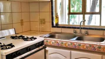 Family Villa, 2 Bedrooms | Private kitchen