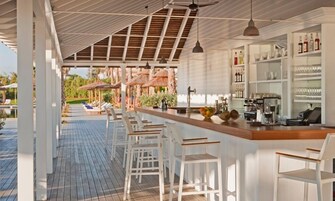 3 restaurants, local and international cuisine