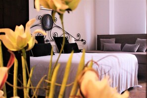 Premium bedding, desk, laptop workspace, soundproofing - Faro Rosso (Gubbio)
