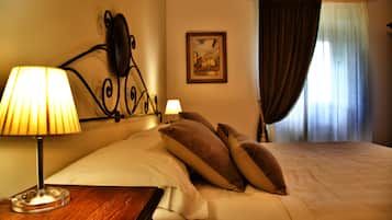 1 bedroom, premium bedding, desk, laptop workspace