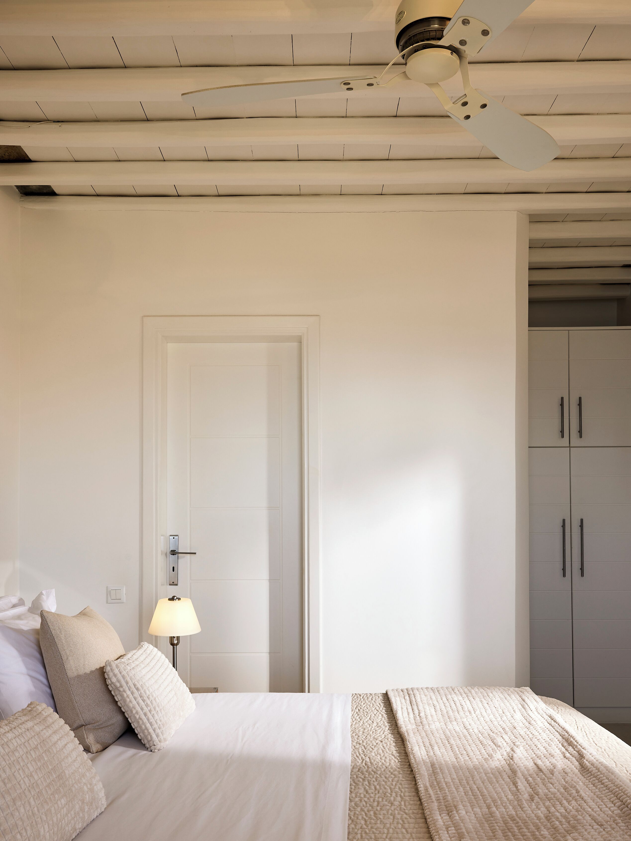 Colchones con pillow-top, minibar y caja de seguridad en la habitación 