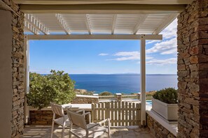 Double Room | Poolside with Sea view | Bathroom | Shower, designer toiletries, hair dryer, bathrobes