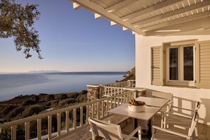 Superior Suite | Upper floor with Sea view | Terrace/patio - Selana Suites (Sifnos)