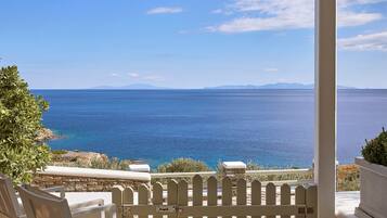 Double Room | Poolside with Sea view | Terraza o patio
