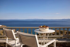 Petite Double Room | Upper floor with Sea view | Terrasse/Patio