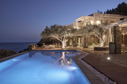 Selana Suites