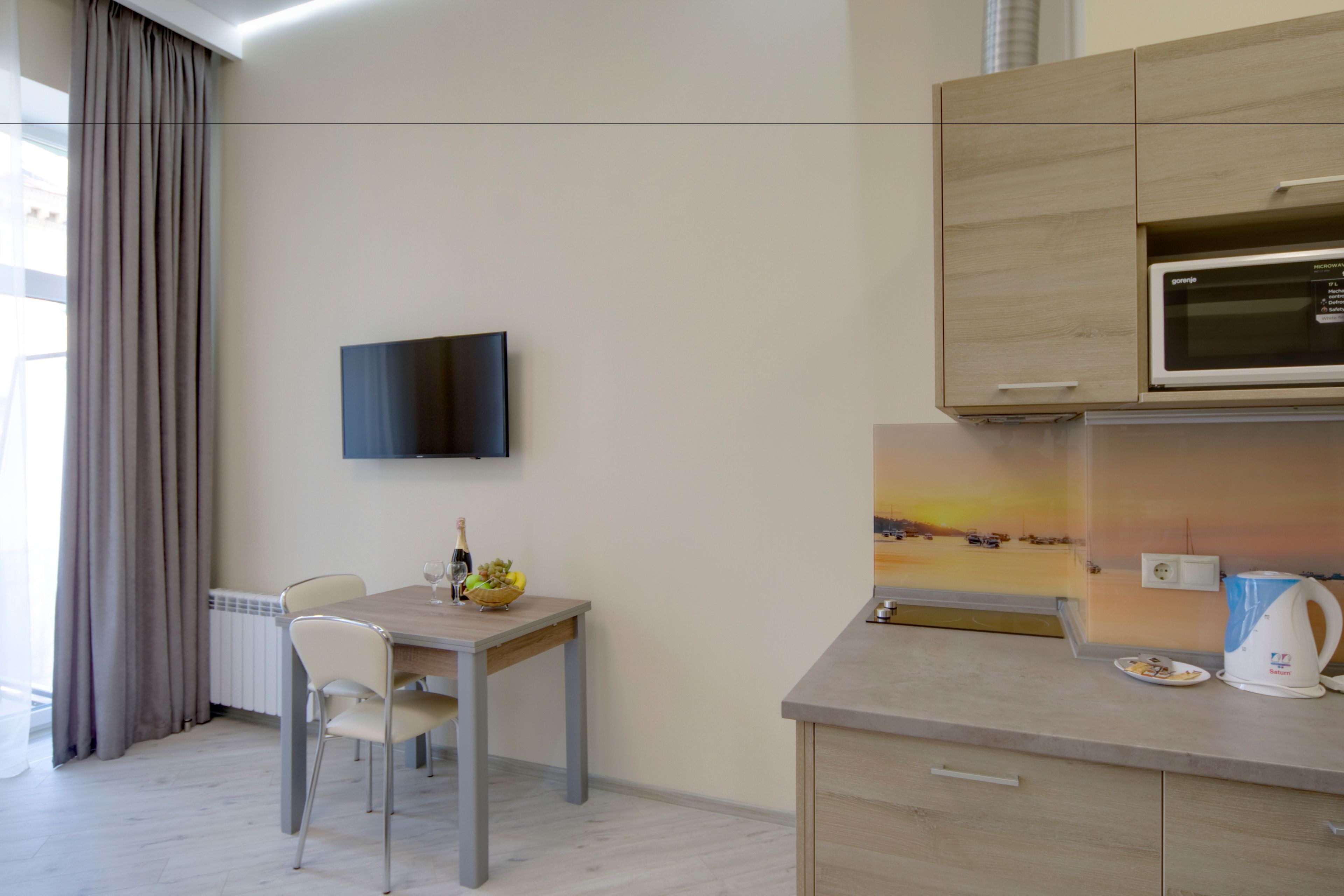 Studio | Private kitchenette | Fridge, microwave, stovetop, electric kettle