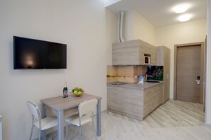 Studio | Private kitchenette | Fridge, microwave, stovetop, electric kettle - Summit Apart Hotel (Kyiv)