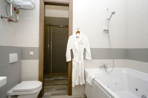 Suite estudio, sauna | Baño | Zapatillas y toallas