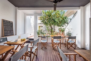 Tägliches inbegriffenes nach Wunsch zubereitetes Frühstück