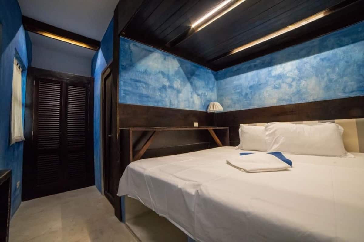 Chambre de base, 1 chambre | Literie de qualité, coffre-fort, bureau, accès au Wi-Fi (inclus)