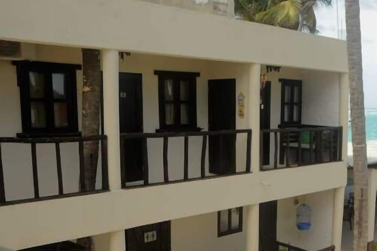 Chambre de base, 1 chambre | Literie de qualité, coffre-fort, bureau, accès au Wi-Fi (inclus)