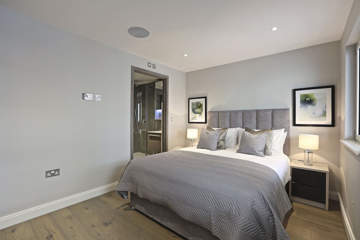 1 bedroom, premium bedding, soundproofing, iron/ironing board