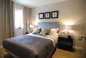 Apartment, 2 Bedrooms, City View, Top Floor | 1 bedroom, premium bedding, soundproofing, iron/ironing board - Lux St James Park Apartment Central London FREE WIFI by City Stay Aparts London (London)