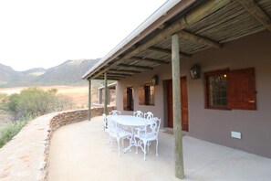 Terrace/patio - Matjiesvlei Retreat Katrien (Calitzdorp)