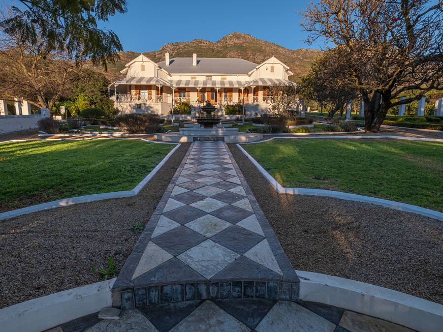 The Savannah Room | Exterior