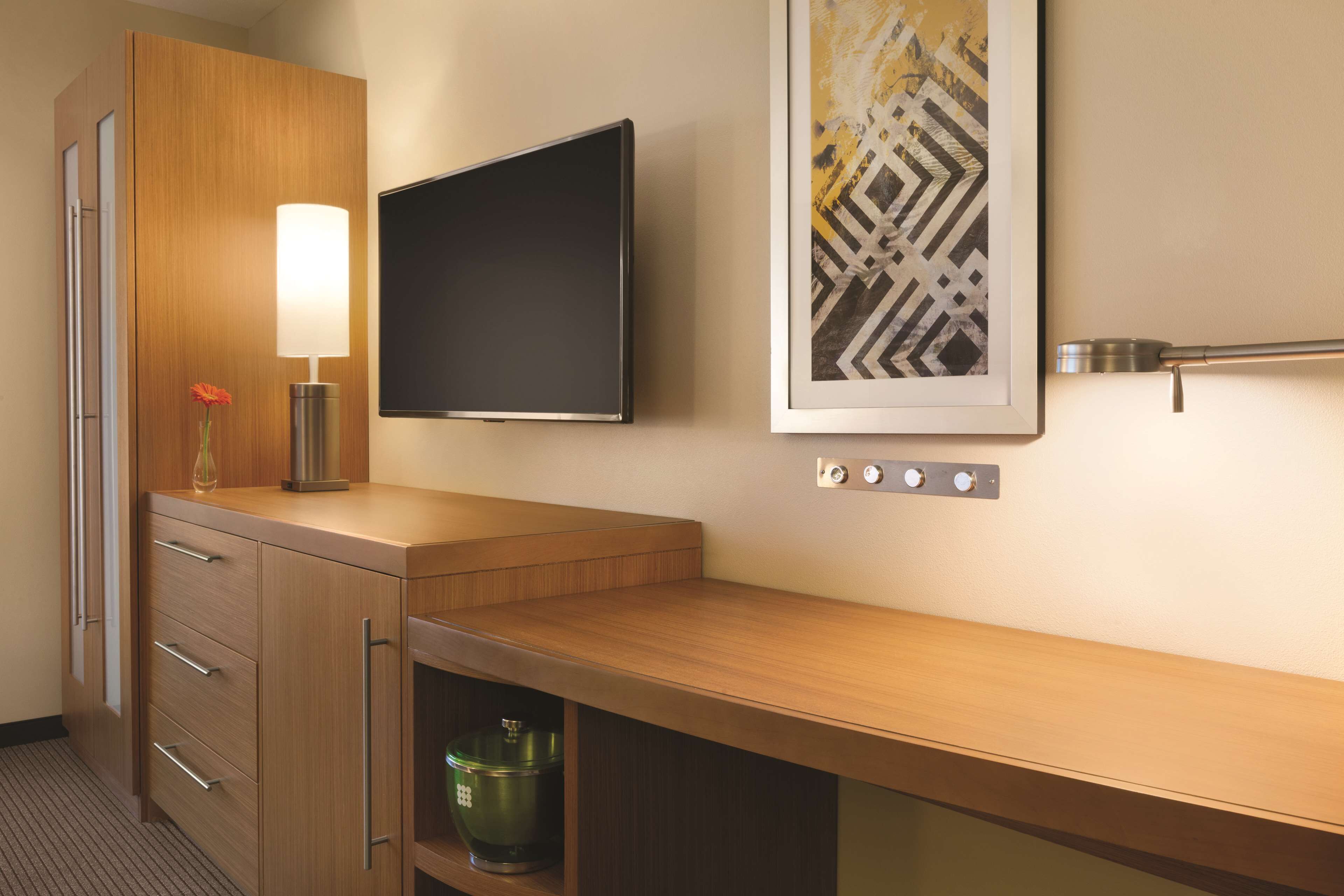 in-room safe, desk, iron/ironing board, free wifi