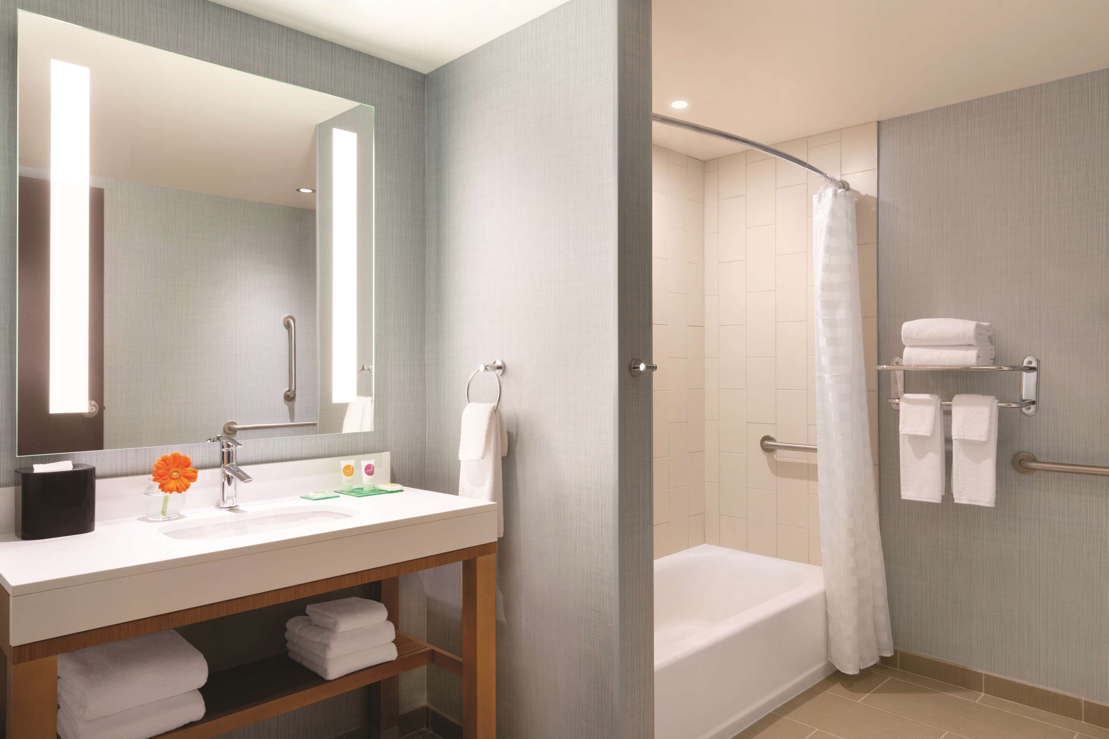 designer toiletries, towels