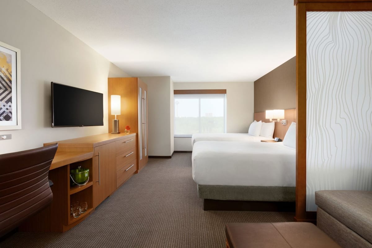 In-room safe, desk, iron/ironing board, free WiFi