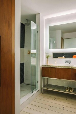 Bathroom - Circ Hotel (Hollywood)
