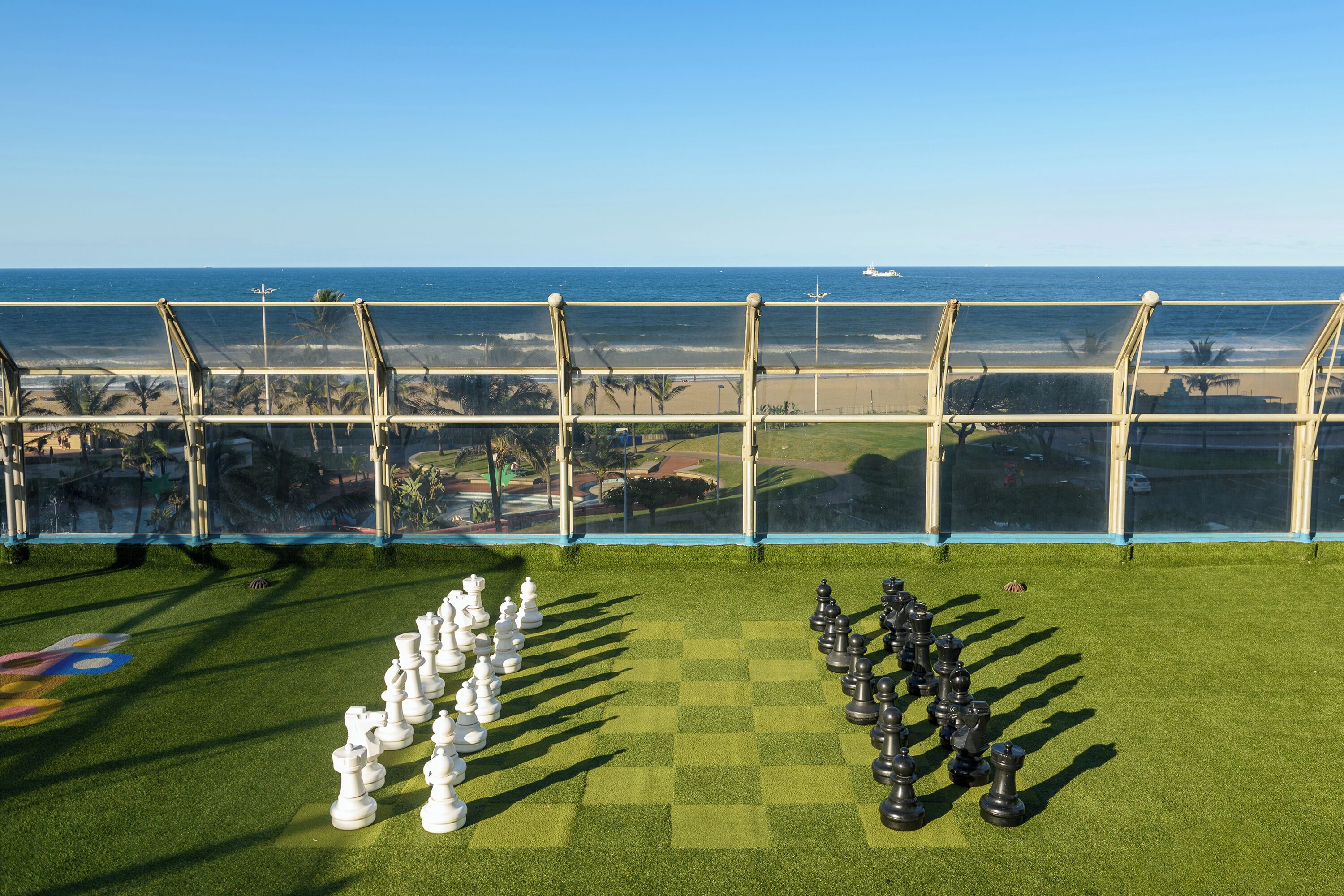 Aan het strand, wit zand