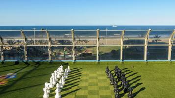 Aan het strand, wit zand